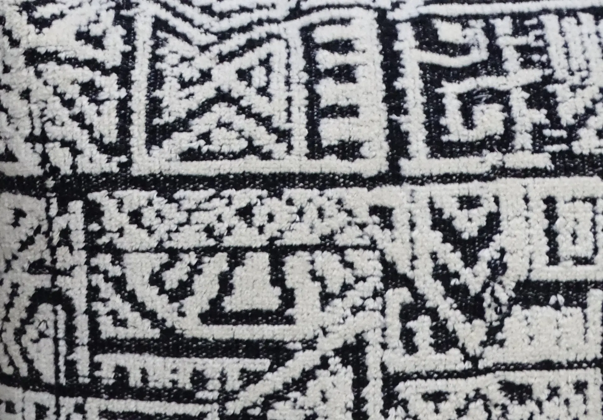 3327880_largewebp — Trend Oasis