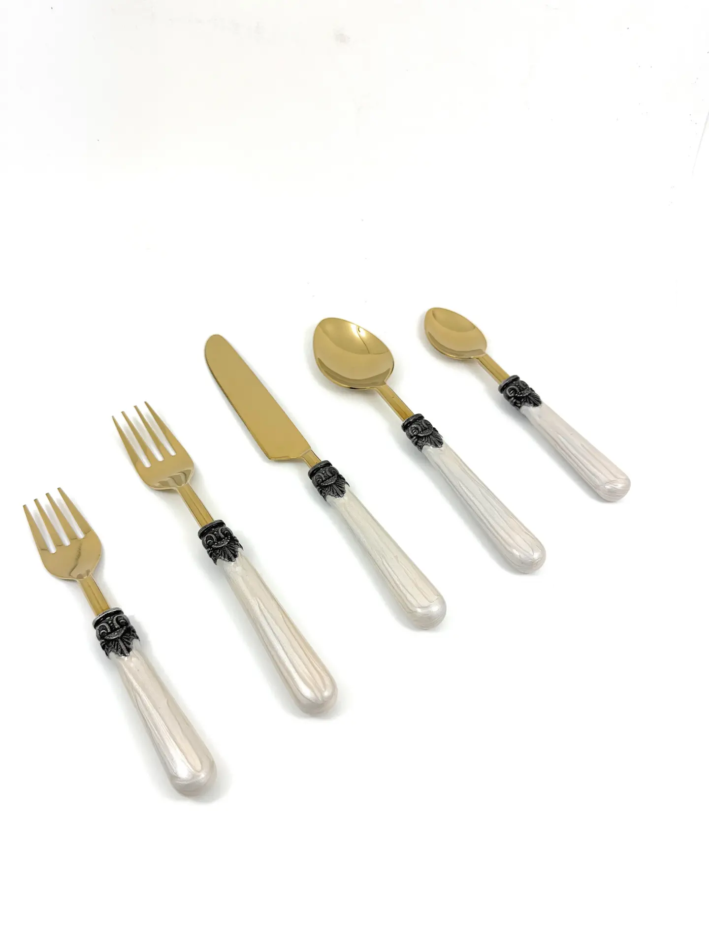 34074810_large.webp — Trend Oasis