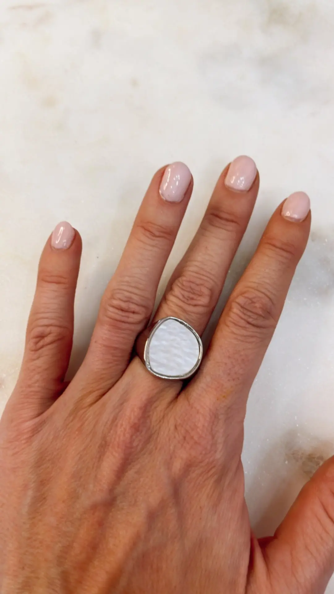 38148423_large.webp — Trend Oasis