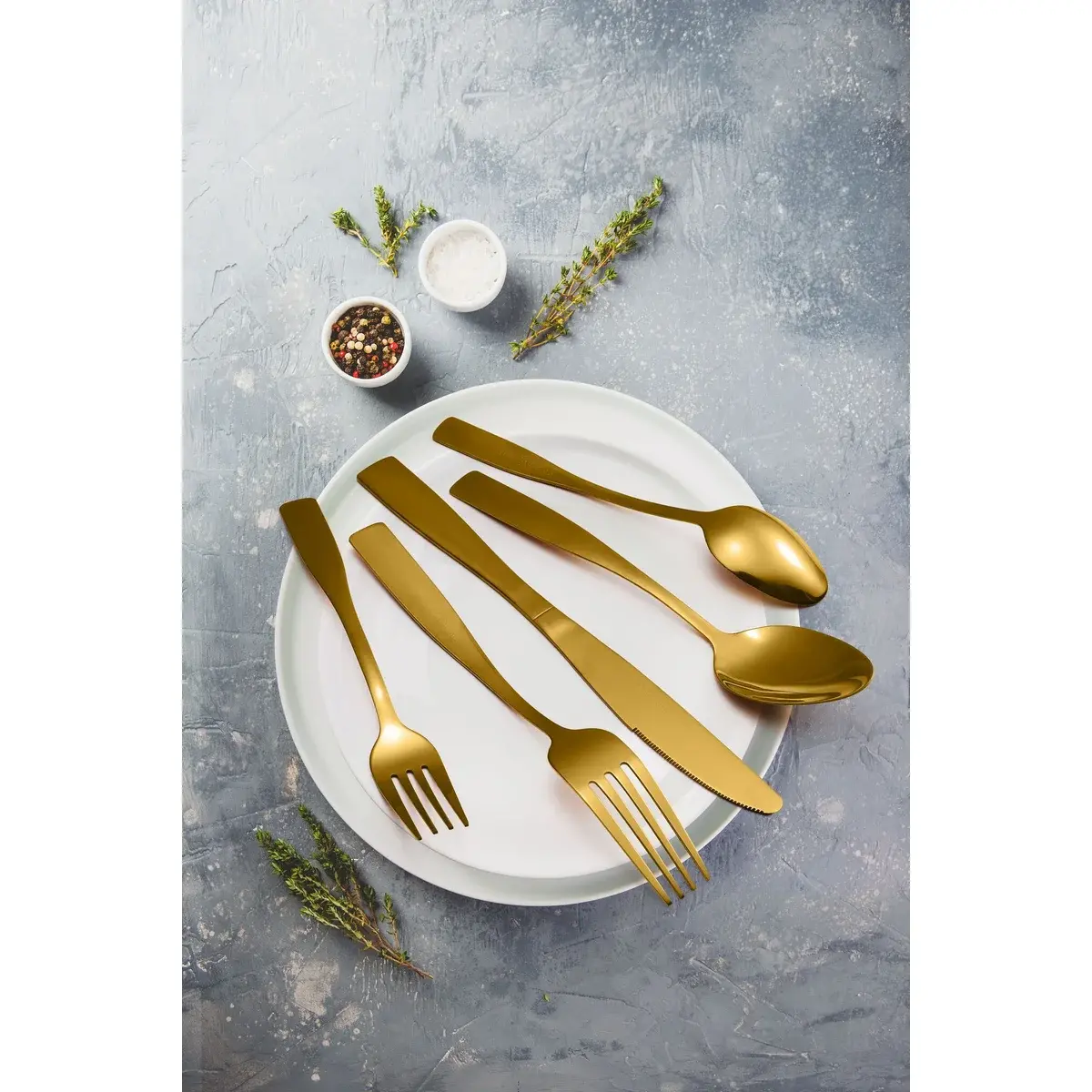 60037048_large.webp — Trend Oasis